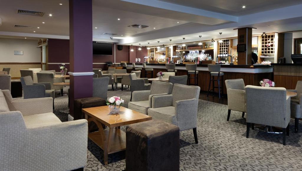 Delta Hotels By Marriott Warwick 워릭 외부 사진