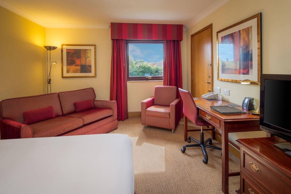 Delta Hotels By Marriott Warwick 워릭 외부 사진