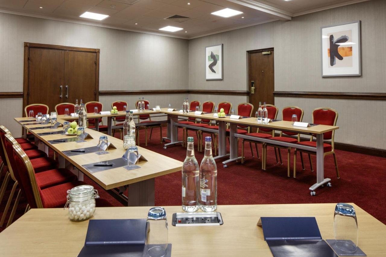 Delta Hotels By Marriott Warwick 워릭 외부 사진
