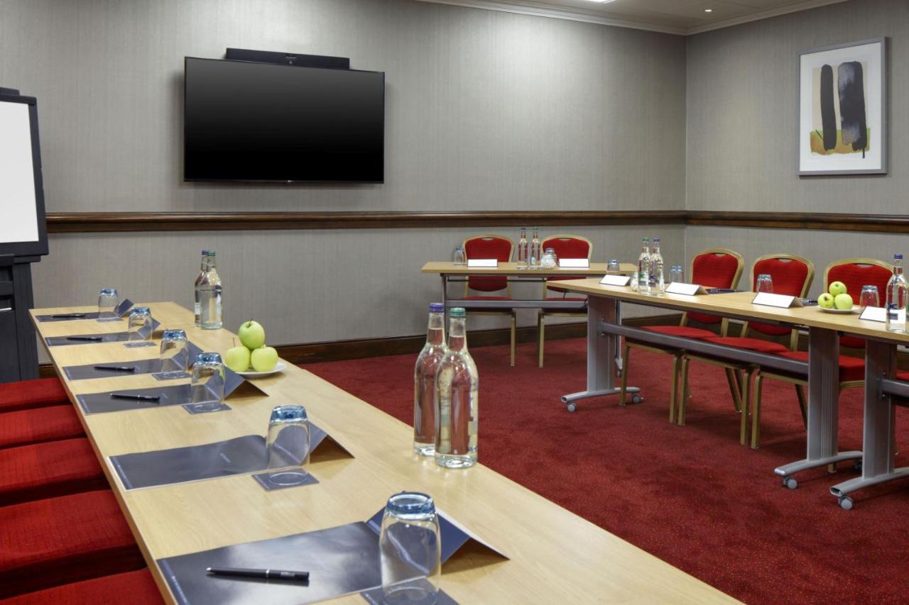 Delta Hotels By Marriott Warwick 워릭 외부 사진