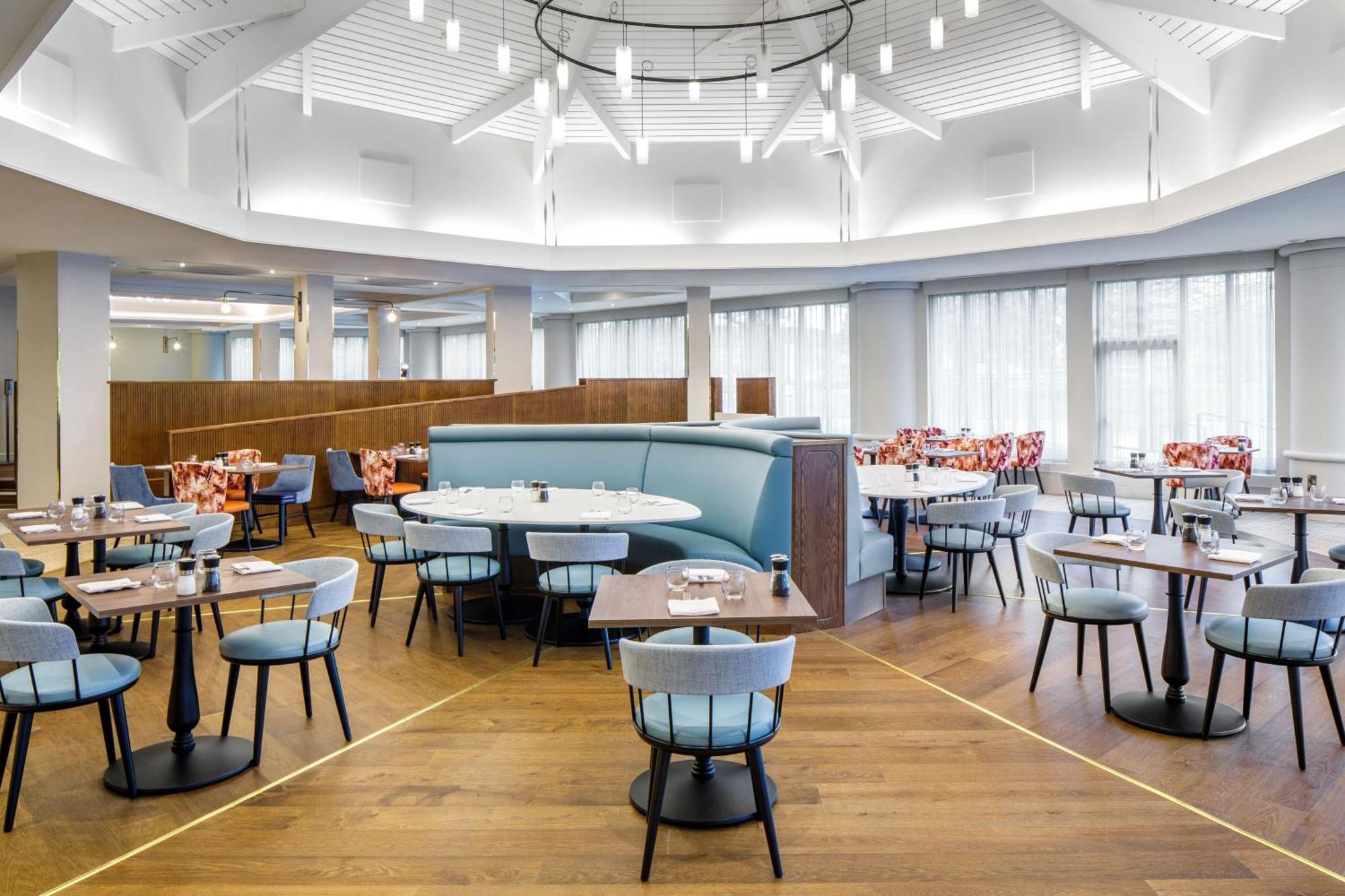Delta Hotels By Marriott Warwick 워릭 외부 사진