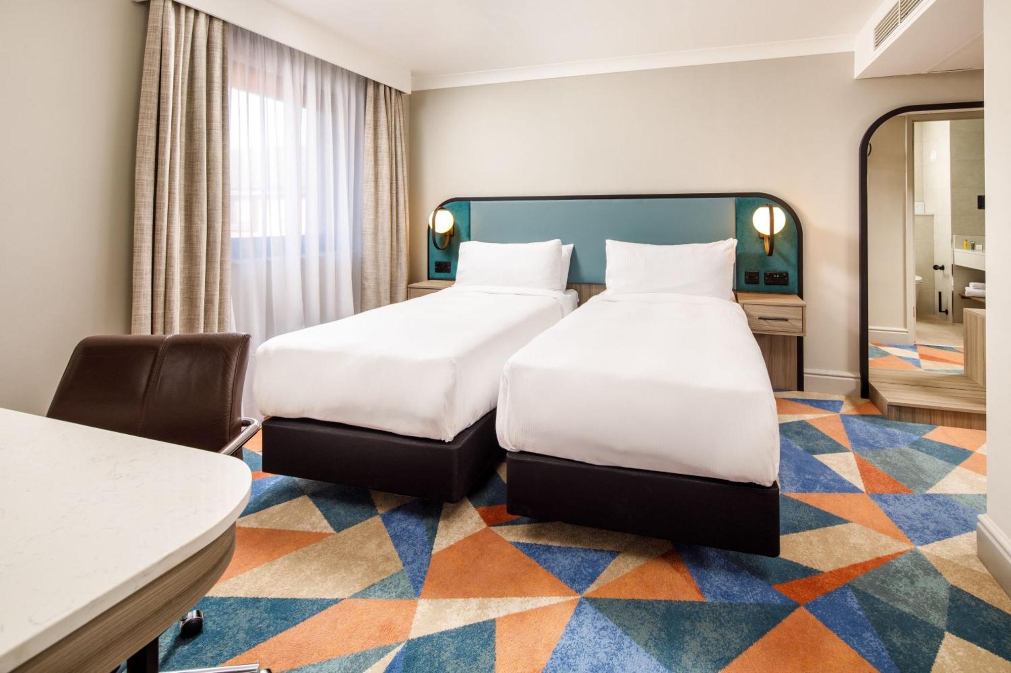 Delta Hotels By Marriott Warwick 워릭 외부 사진